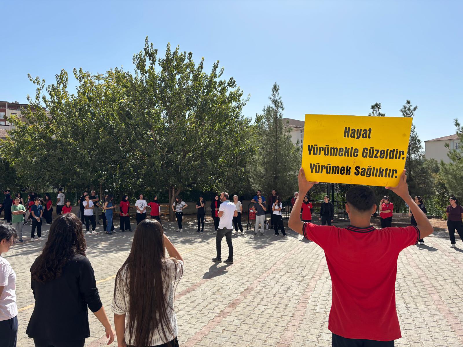 Dünya Yürüyüş Günü Etkinlikleri Kapsamında Gültepe Anadolu Lisesi Öğrencileriyle Farkındalık Etkinliği Gerçekleştirildi