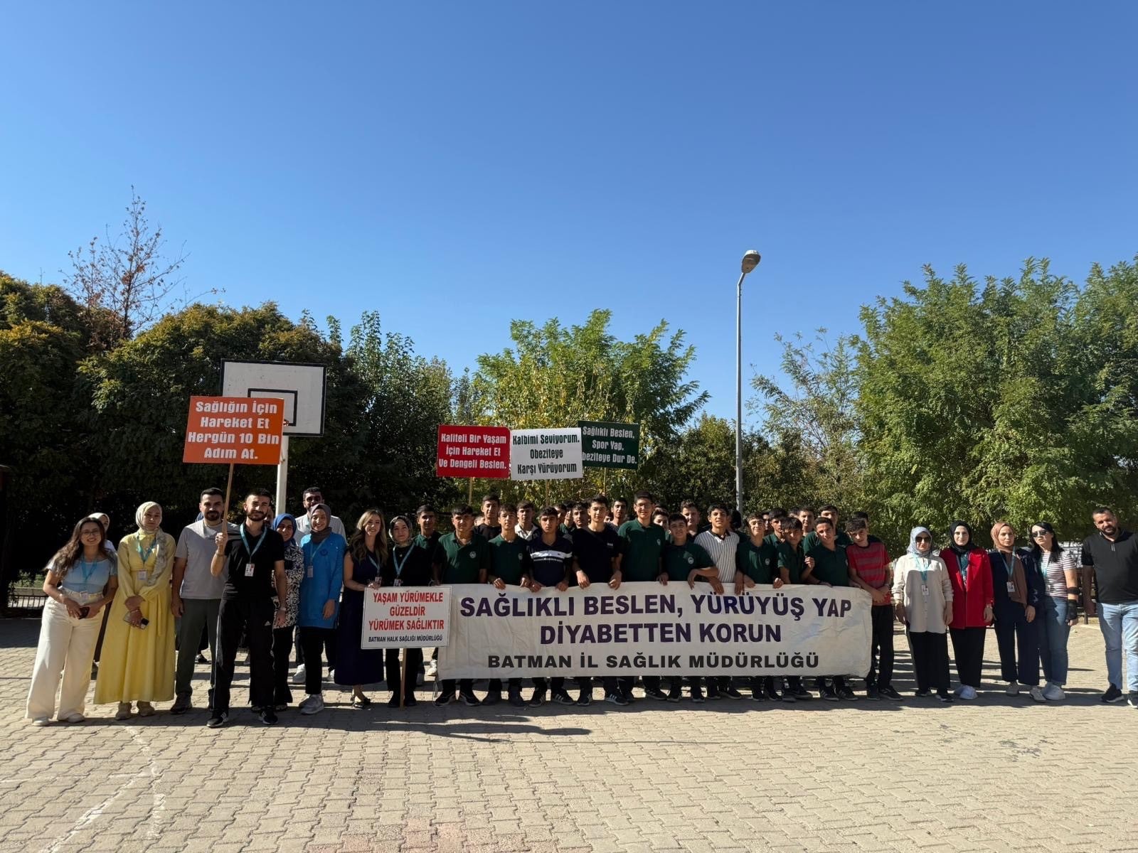 Kozluk’ta Dünya Yürüyüş Günü’nde Sağlıklı Yaşam İçin Adımlar Atıldı