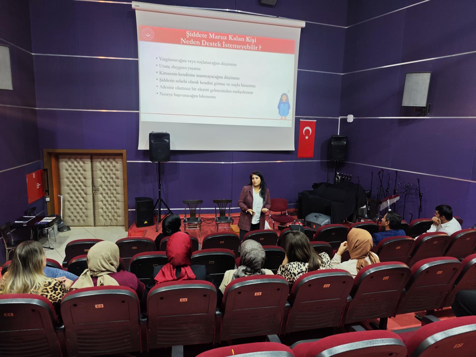 Batman’da Kültür ve Turizm Personeline Kadına Yönelik Şiddet Eğitimi