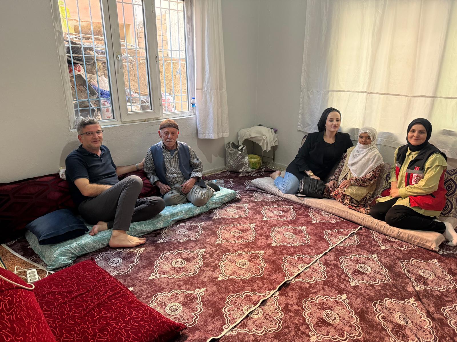 Batman’da Dünya Yaşlılar Günü’nde Anlamlı Ziyaret