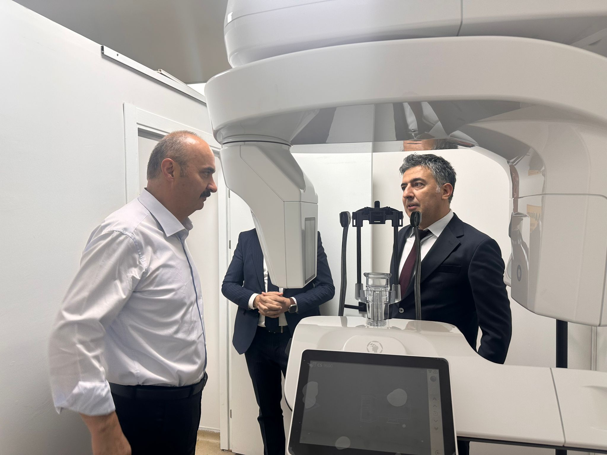 Vali Canalp, Batman Ağız ve Diş Sağlığı Hastanesinde İncelemelerde Bulundu