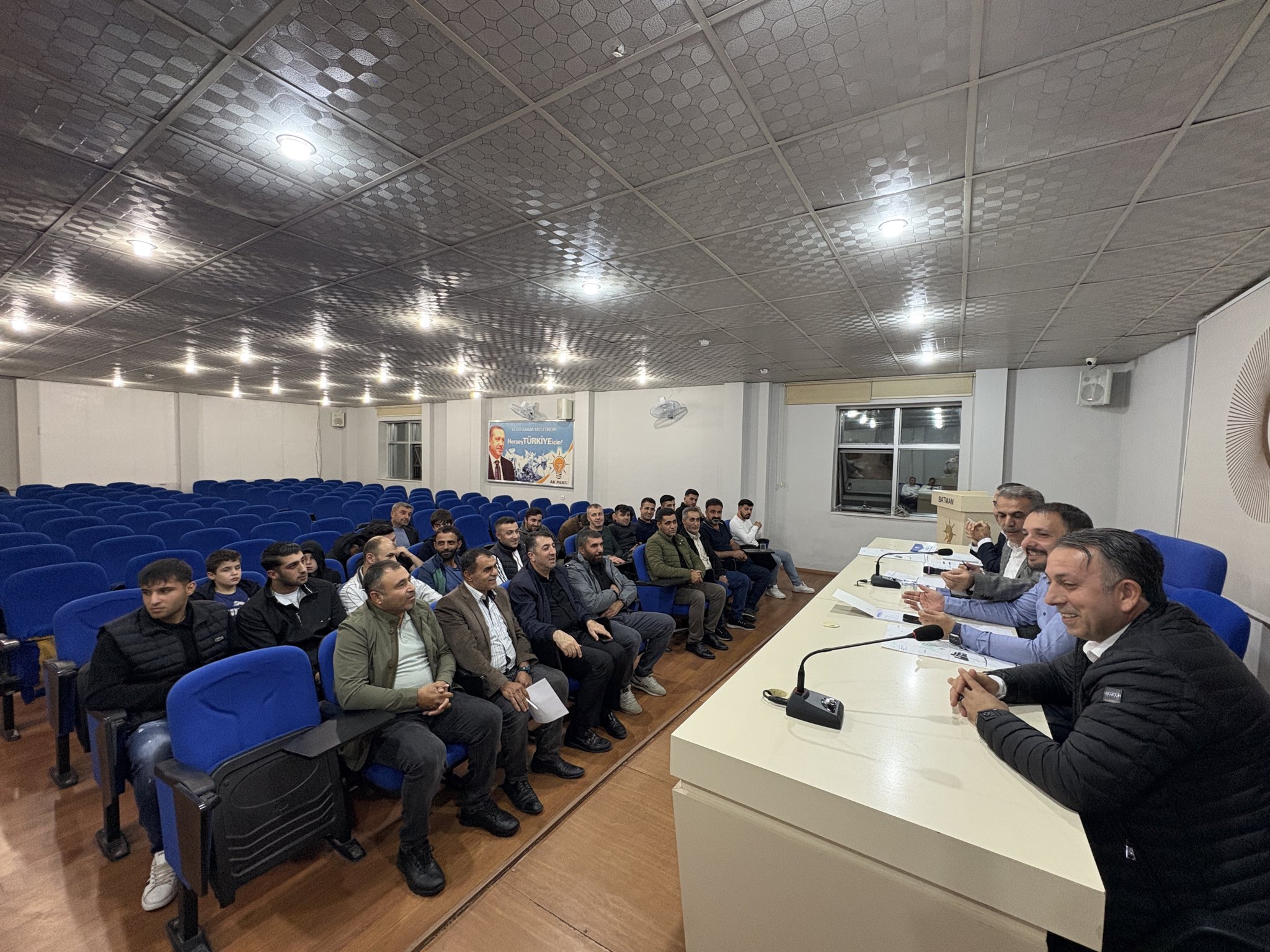AK Parti Batman Teşkilatları Mahalle Başkanlarıyla Bir Araya Geldi