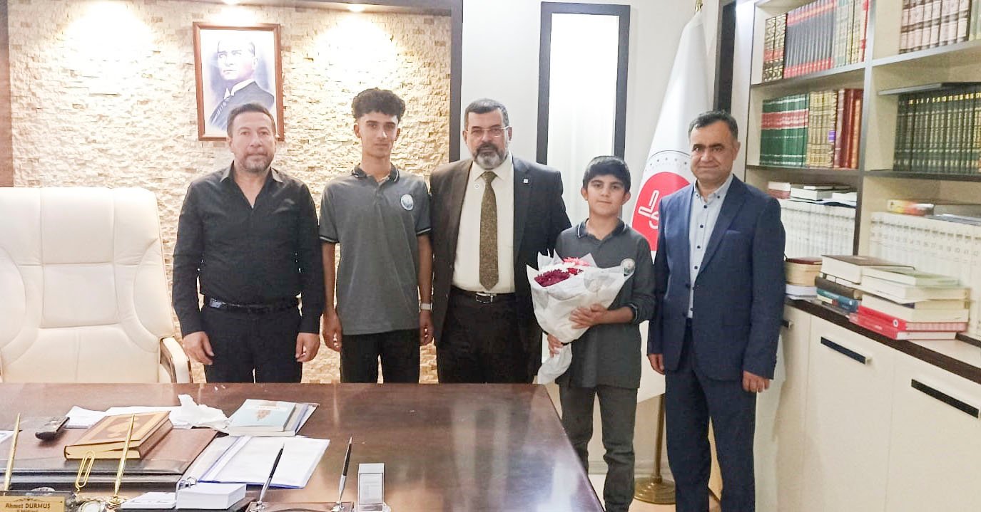 Başarılı Öğrencilerden İl Müftüsüne Ziyaret