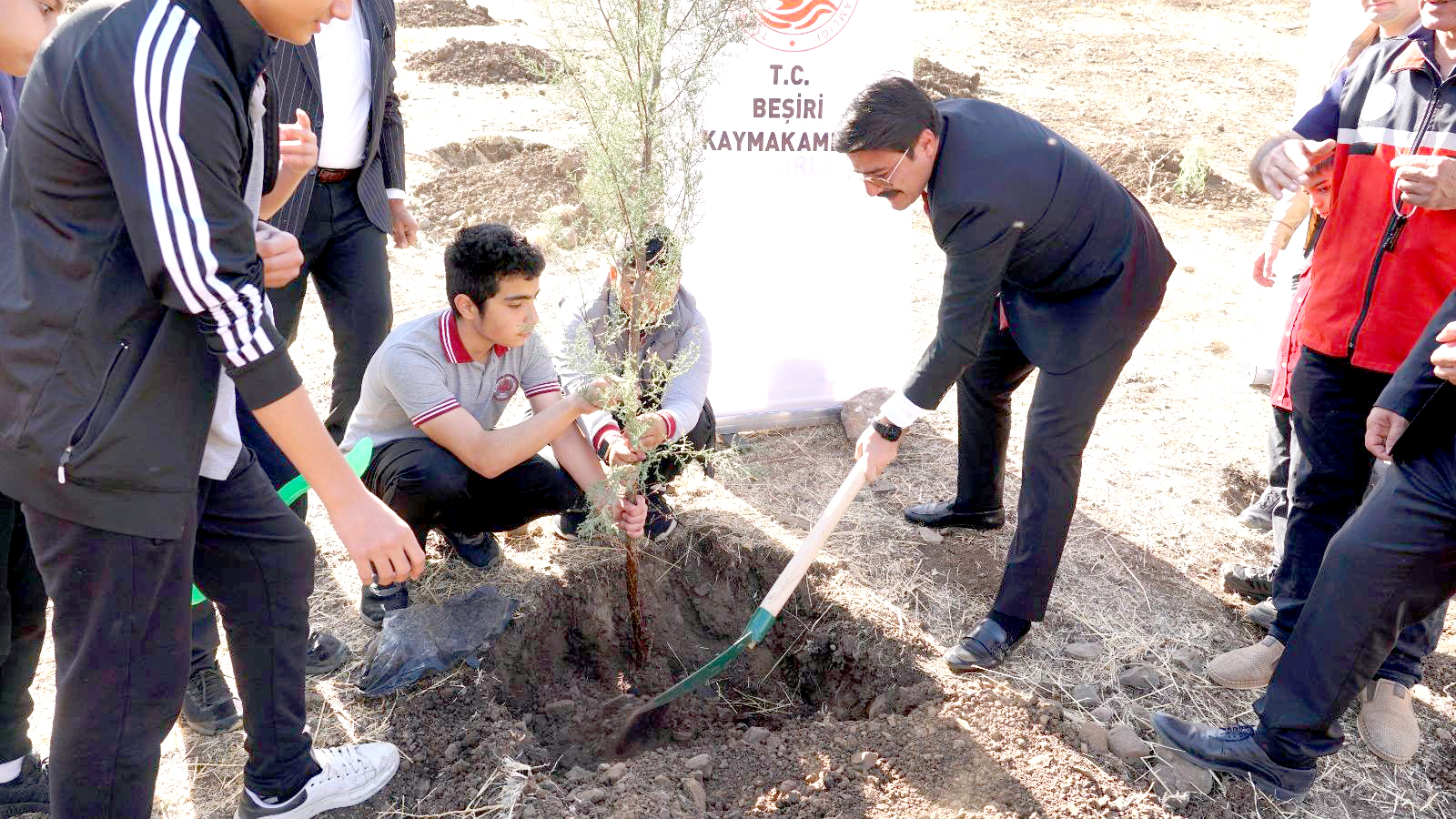 Cumhuriyetin 102. Yılında 102 Fidan Toprakla Buluştu
