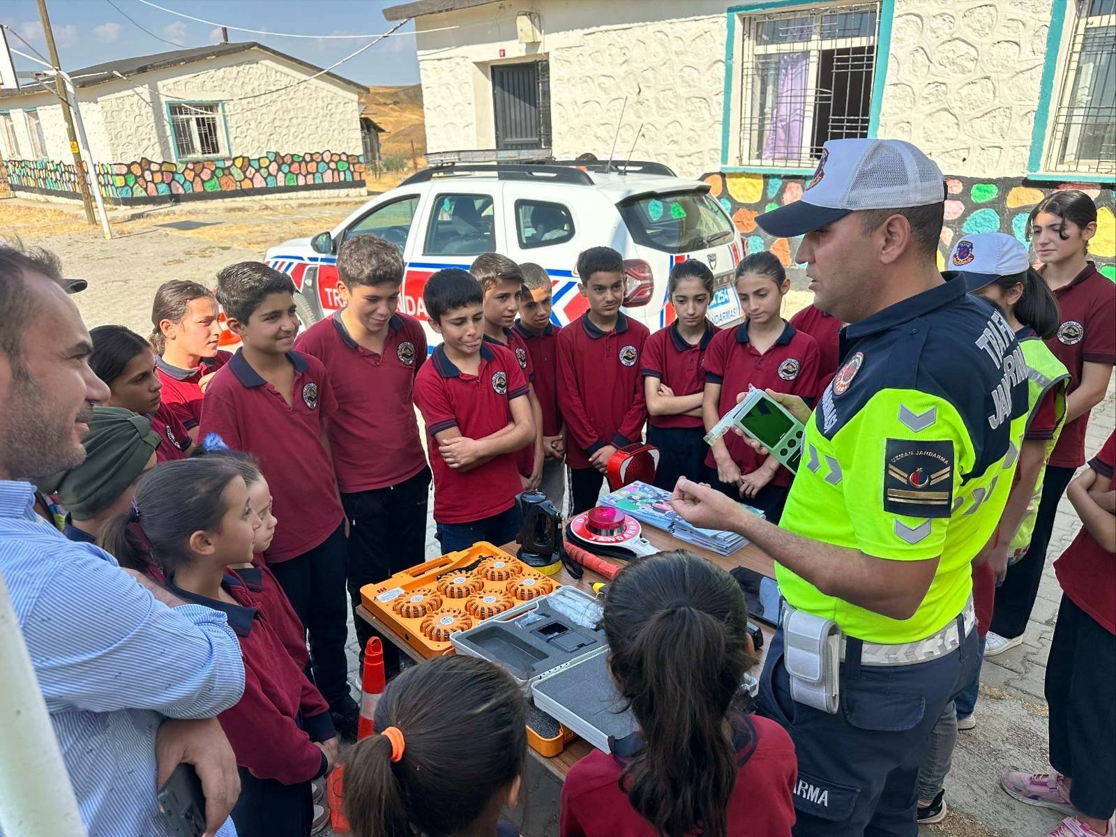 Beşiri’de Öğrencilere Trafik Eğitimi Verildi
