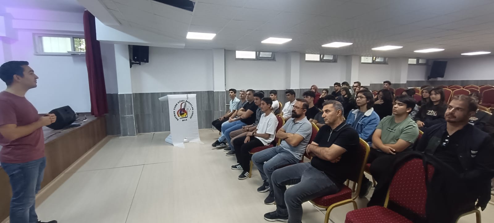 “Dijital Sektörde Ben de Varım” Söyleşisi TOBB Güzel Sanatlar Lisesinde Gerçekleşti