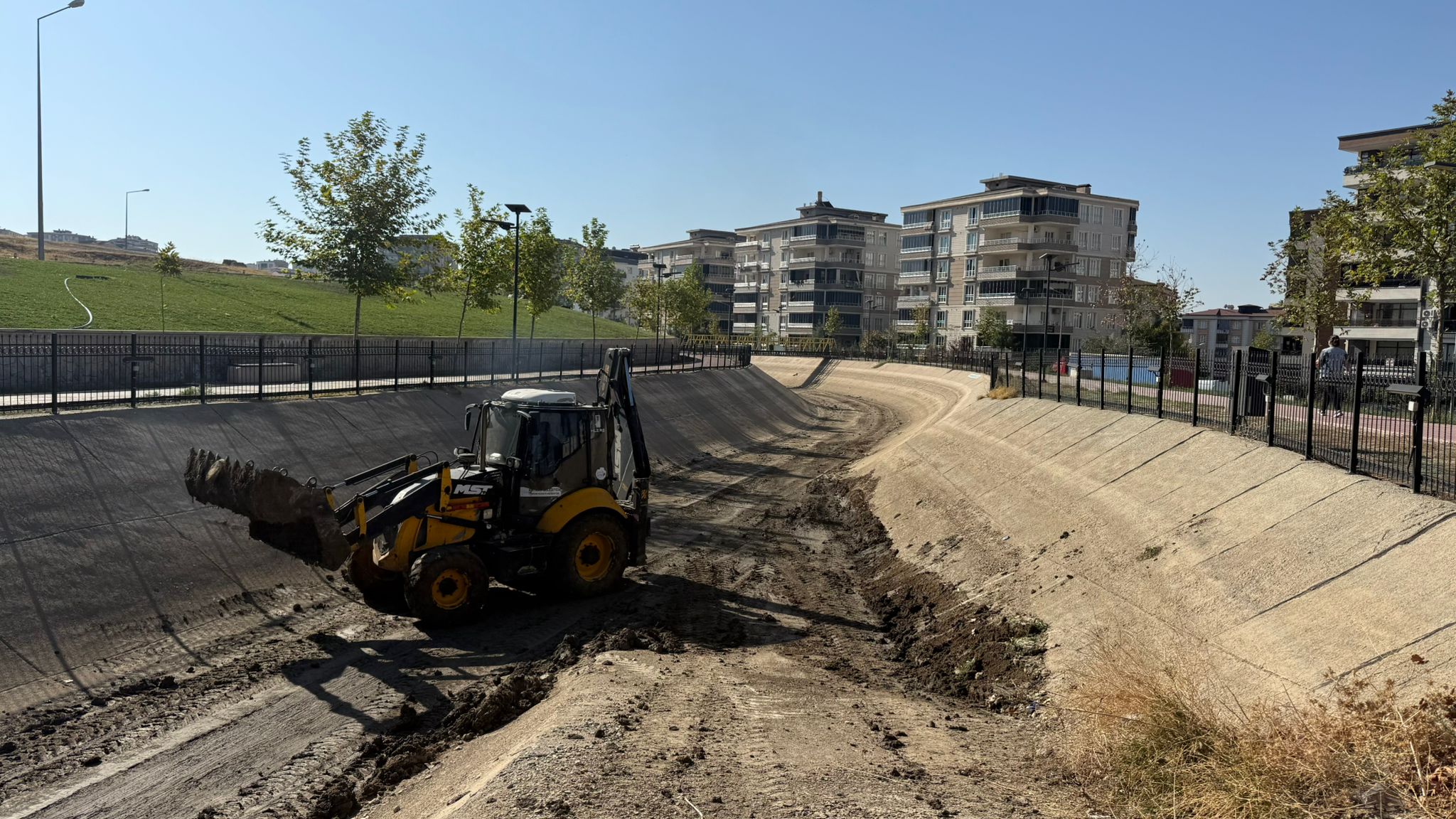 DSİ Kanalı’nda Kapsamlı Temizlik Çalışması