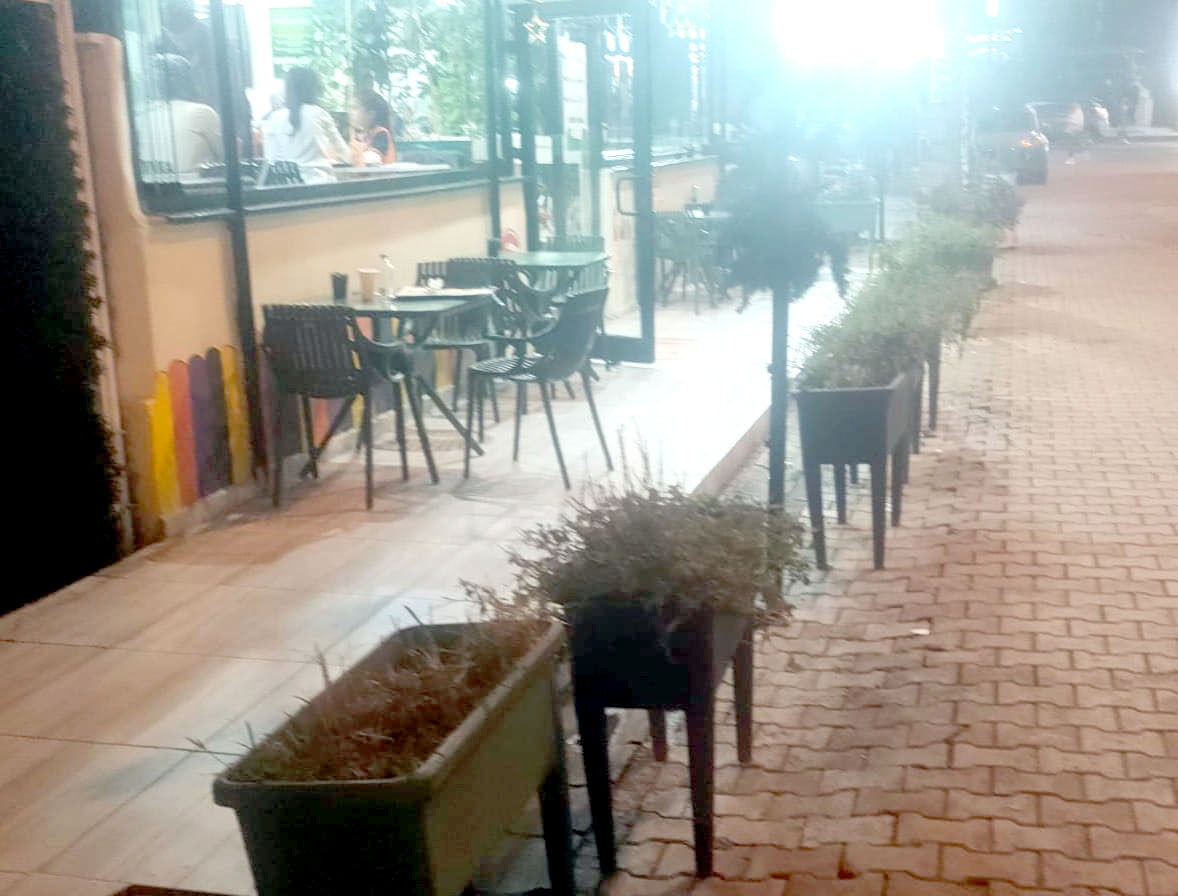 Belediyeden Uyarı: Engellilerin Geçişini Engellemeyin