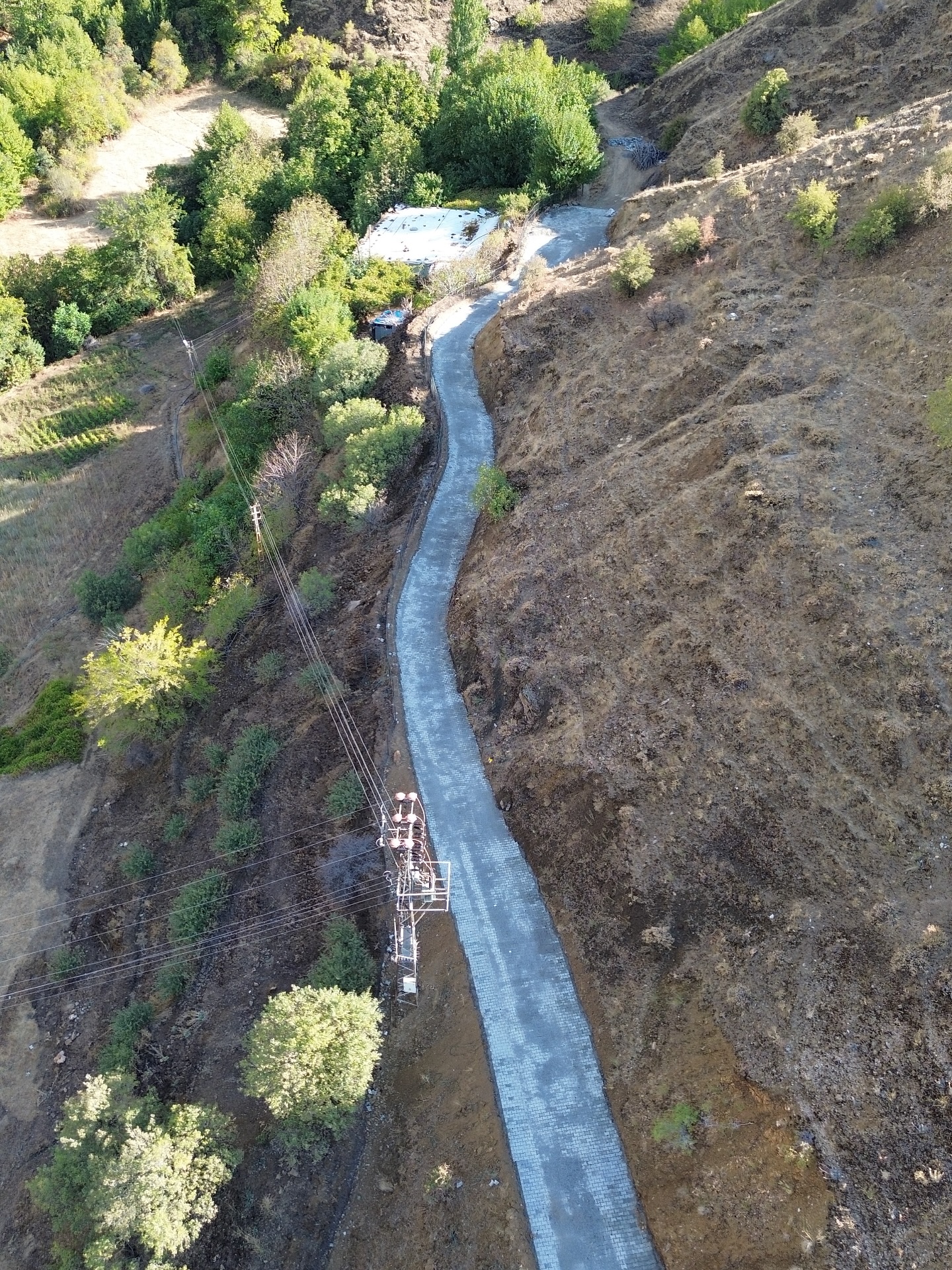Sason’un Ergünü Köyünde Kilit Parke Çalışmaları Tamamlandı