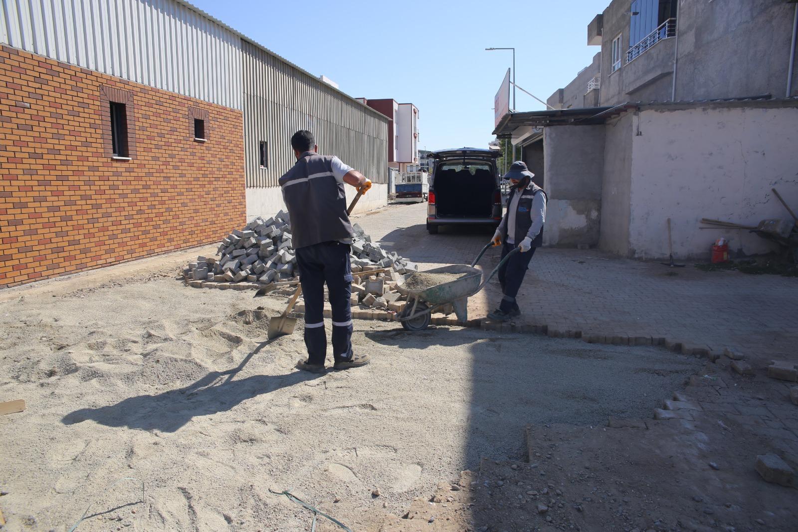 Petrol Ve Bayındır Mahalleleri’nde yol ve kaldırım çalışmaları devam ediyor