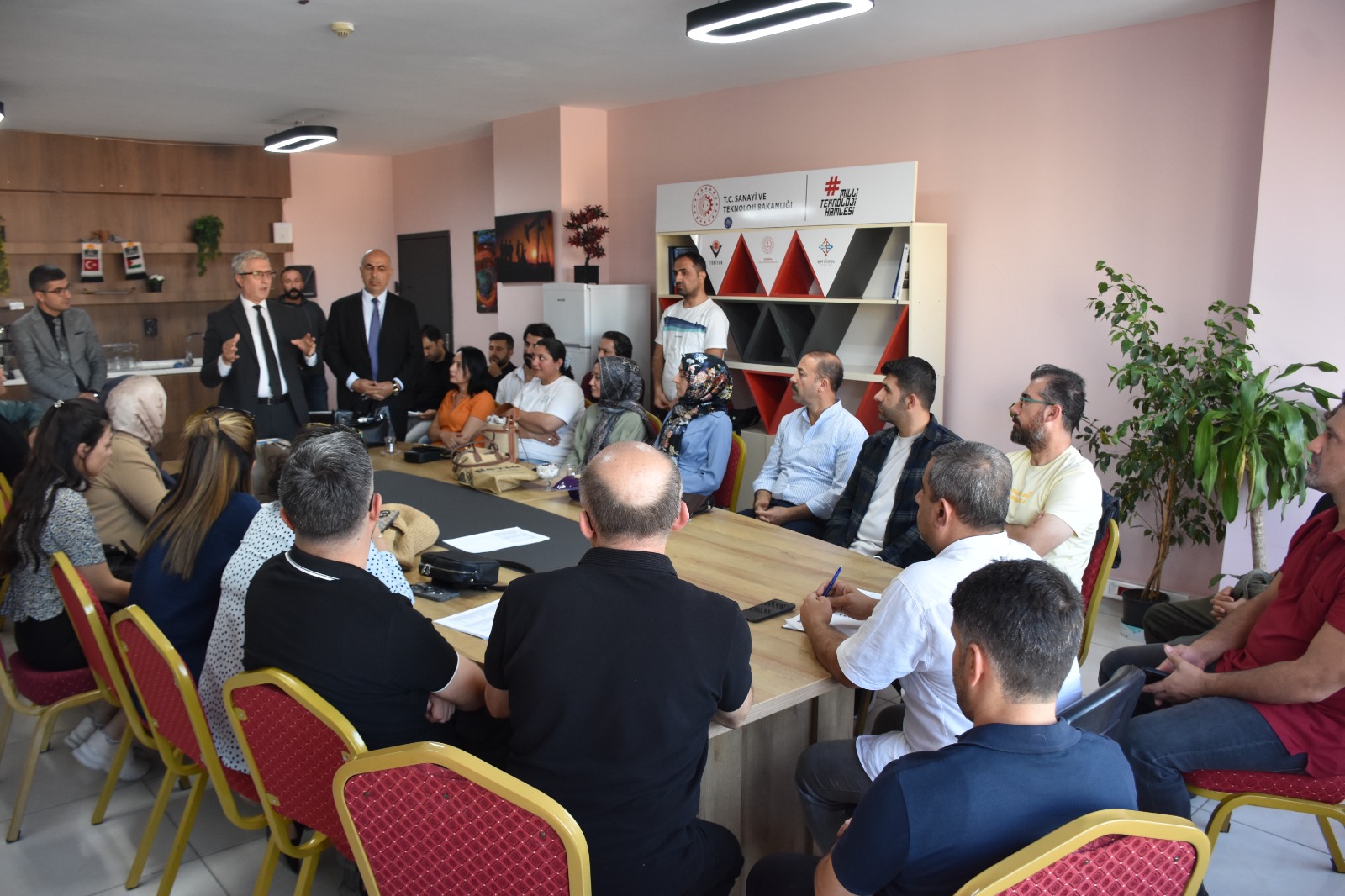 Kitap Seçim Komisyonu Bilgilendirme Toplantısı Gerçekleştirildi