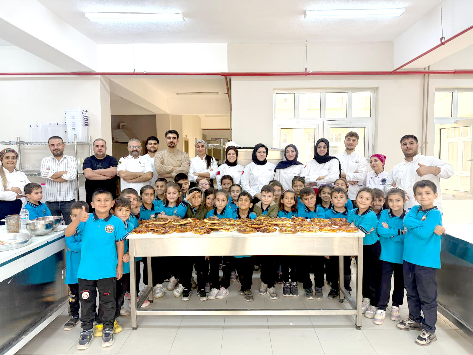 Minik Şefler Pizzayla Buluştu
