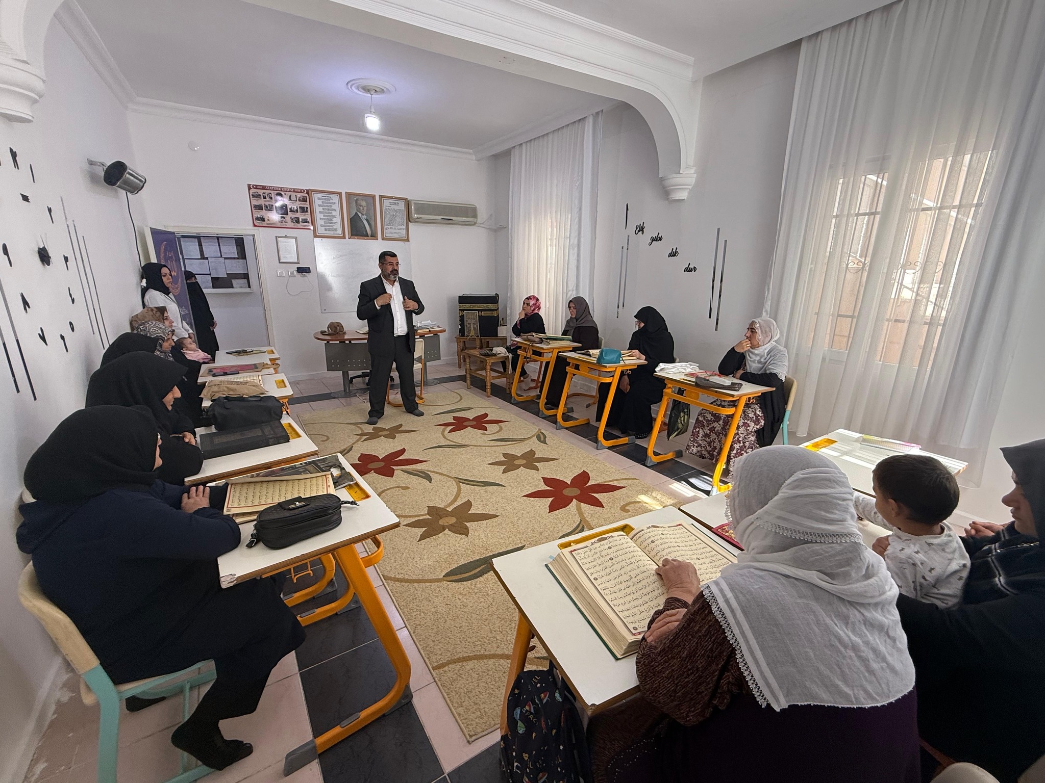 Müftü Durmuş’tan Kadın Kursiyerlere Ziyaret