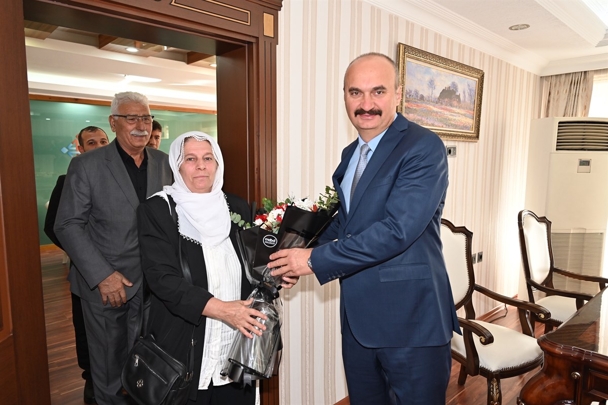 Muhtarlardan Vali Canalp’a “Muhtarlar Günü” Ziyareti