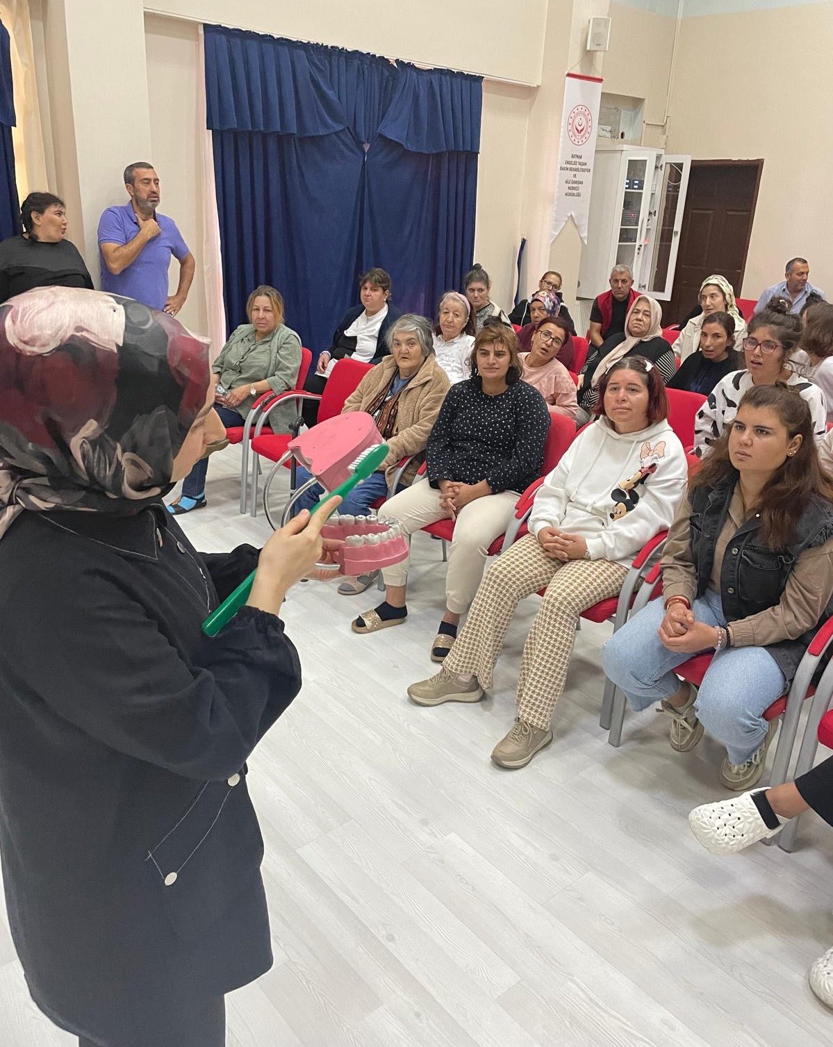 Özel Gereksinimli Bireylere Ağız ve Diş Sağlığı eğitimi