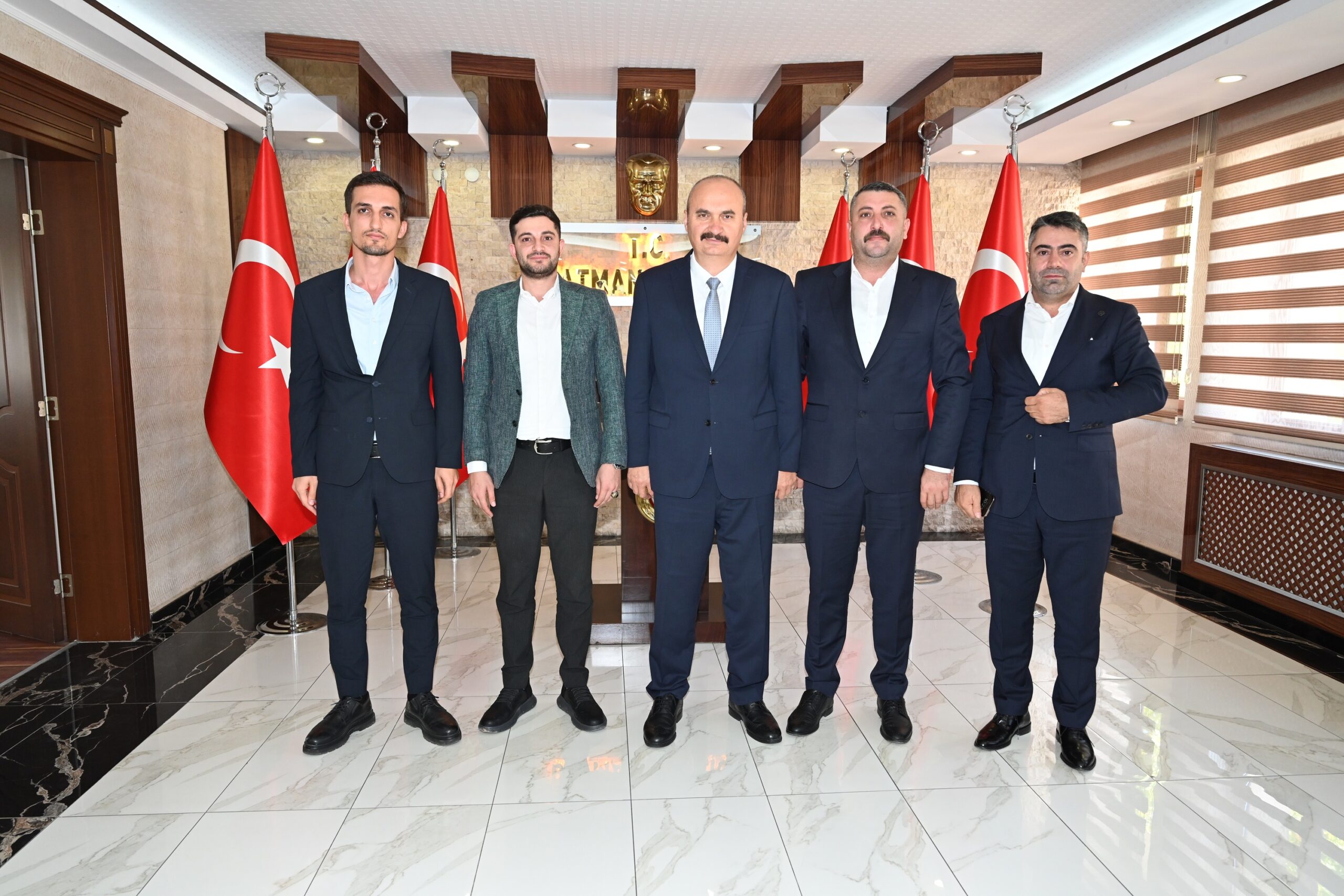 Reşkotanlılar Derneği Yönetimi Vali Canalp’ı Ziyaret Etti