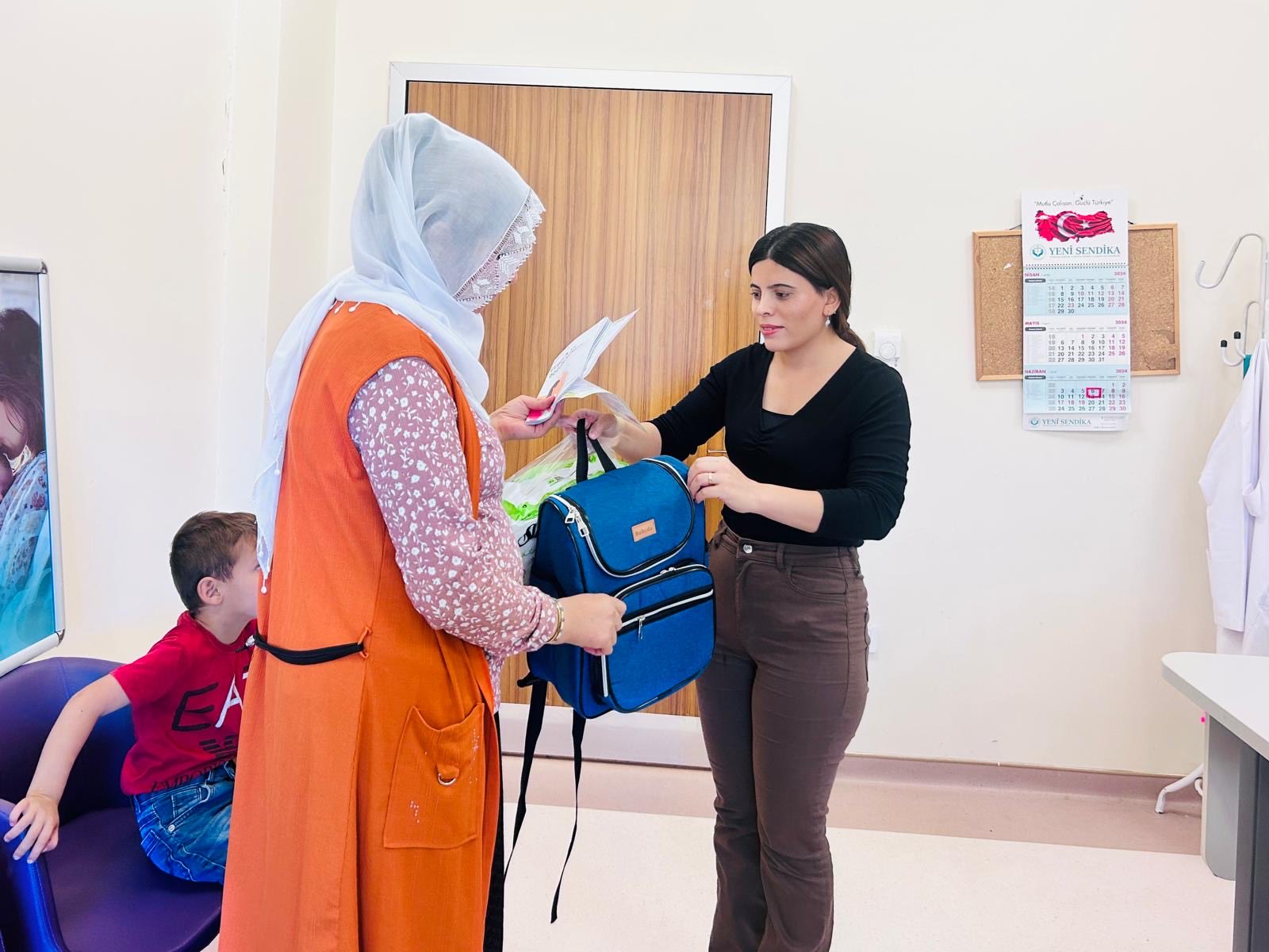 Sason Kaymakamlığından Annelere Anlamlı Destek: Yenidoğan Setleri Hediye Edildi