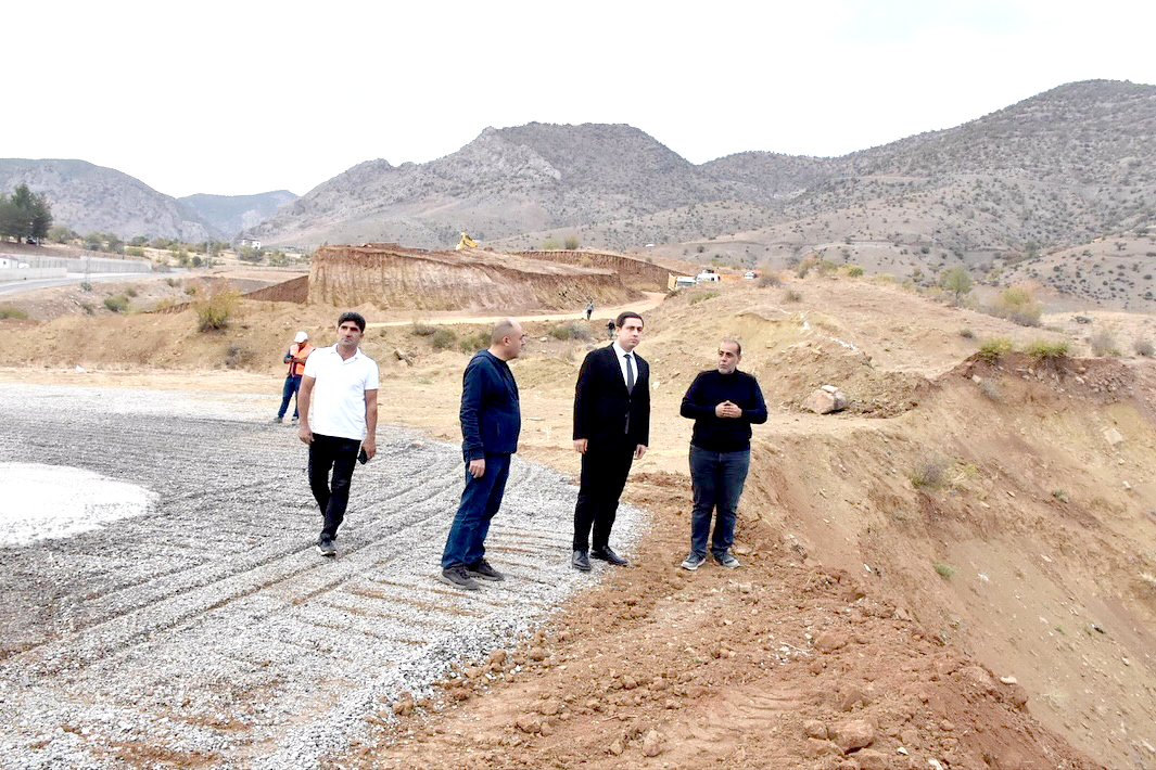 Kaymakam Başar, Sason TOKİ Konutları İnşaat Alanında İncelemelerde Bulundu