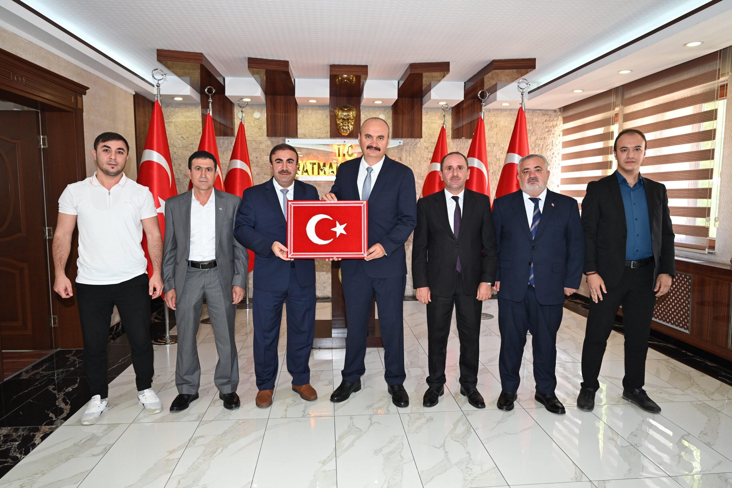 Anadolu Şehit Aileleri, Gaziler ve Güvenlik Korucuları Vakfı Yönetiminden Vali Canalp’a Ziyaret