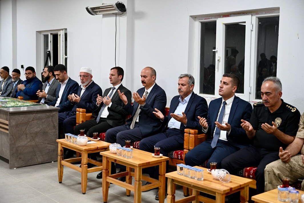 Vali Canalp, Işık Ailesine taziye ziyaretinde bulundu