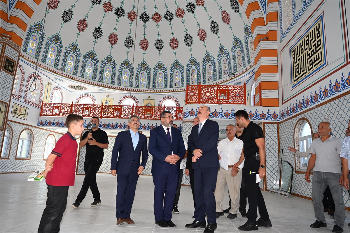 Vali Canalp, Veysel Karani Camii İnşaatında İncelemelerde Bulundu
