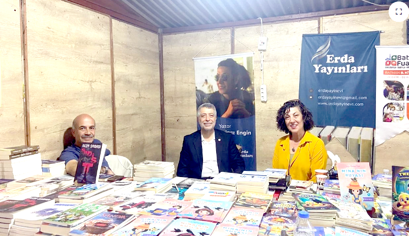 Yeni Yüzyıl Partisi Genel Başkanı Arslan Batman Kitap Fuarı’nda