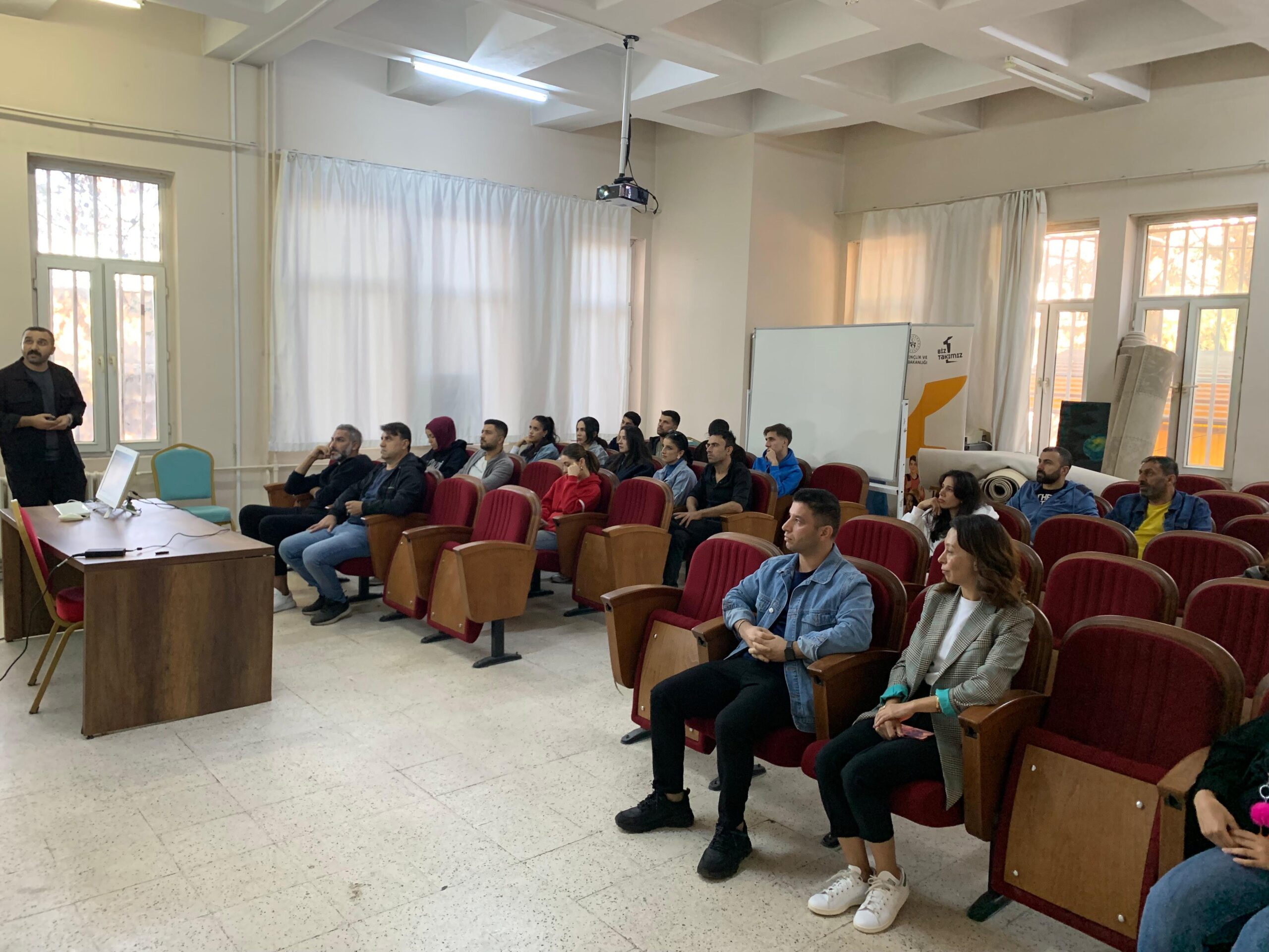 Antrenörlere Bağımlılıkla Mücadele Eğitimi