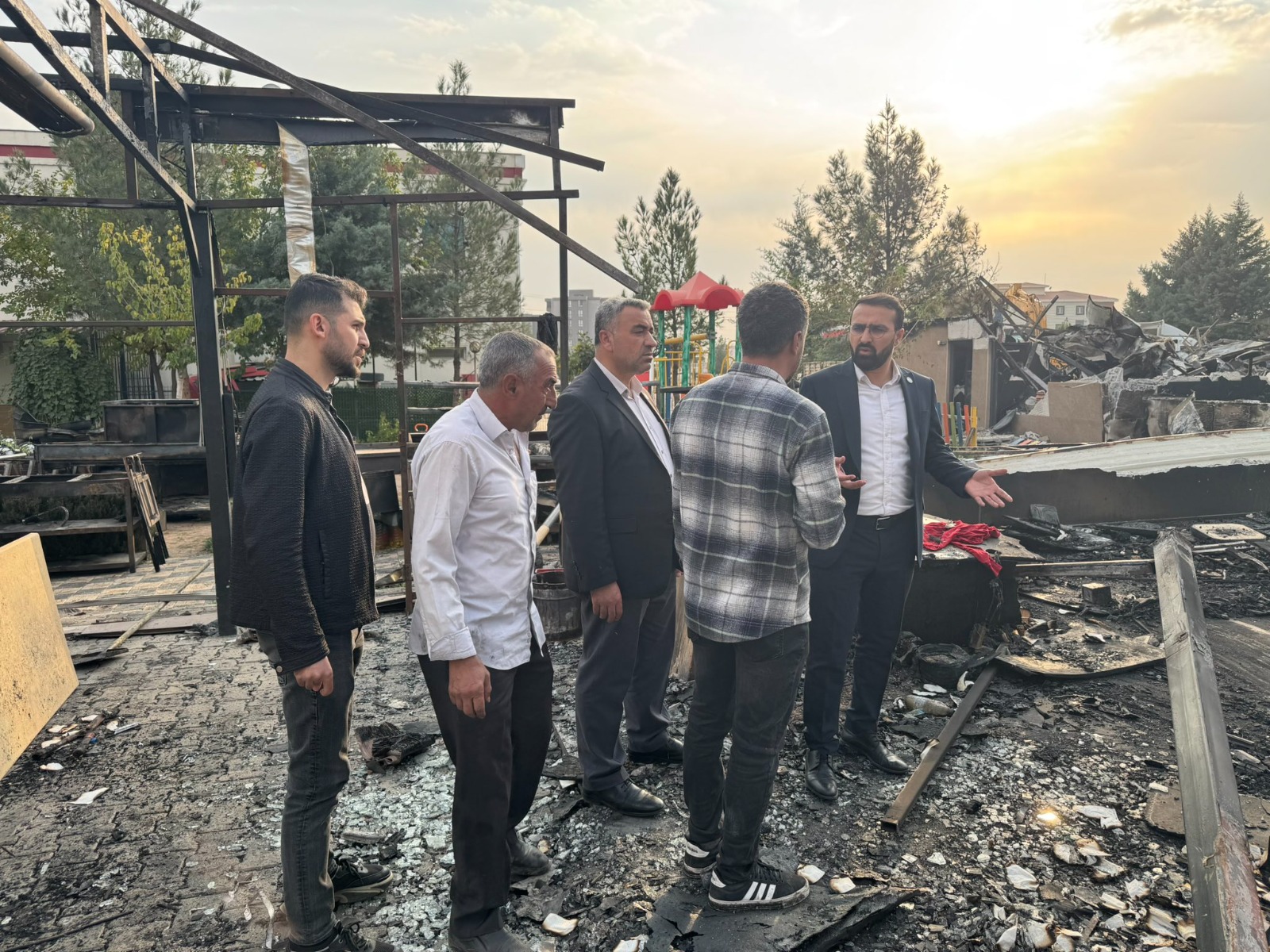 Başkan Altun’dan Yangın Mağduru Esnafa Destek Ziyareti