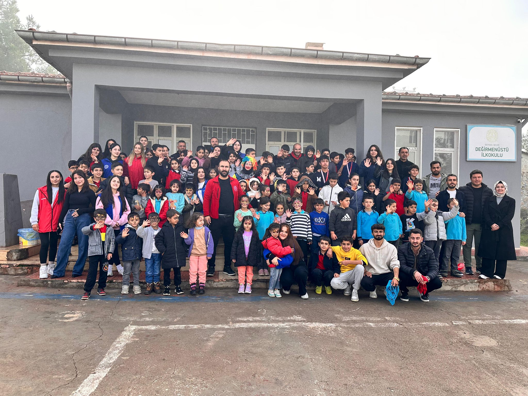 Gönüllü Gençler Değirmenüstü Köyü’nde Çocuklarla Buluştu