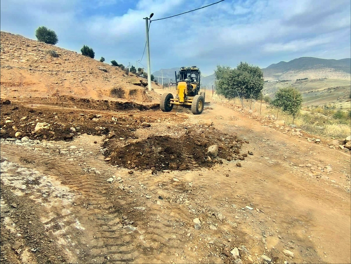 Sason’da Köy Yollarında Yoğun Çalışma