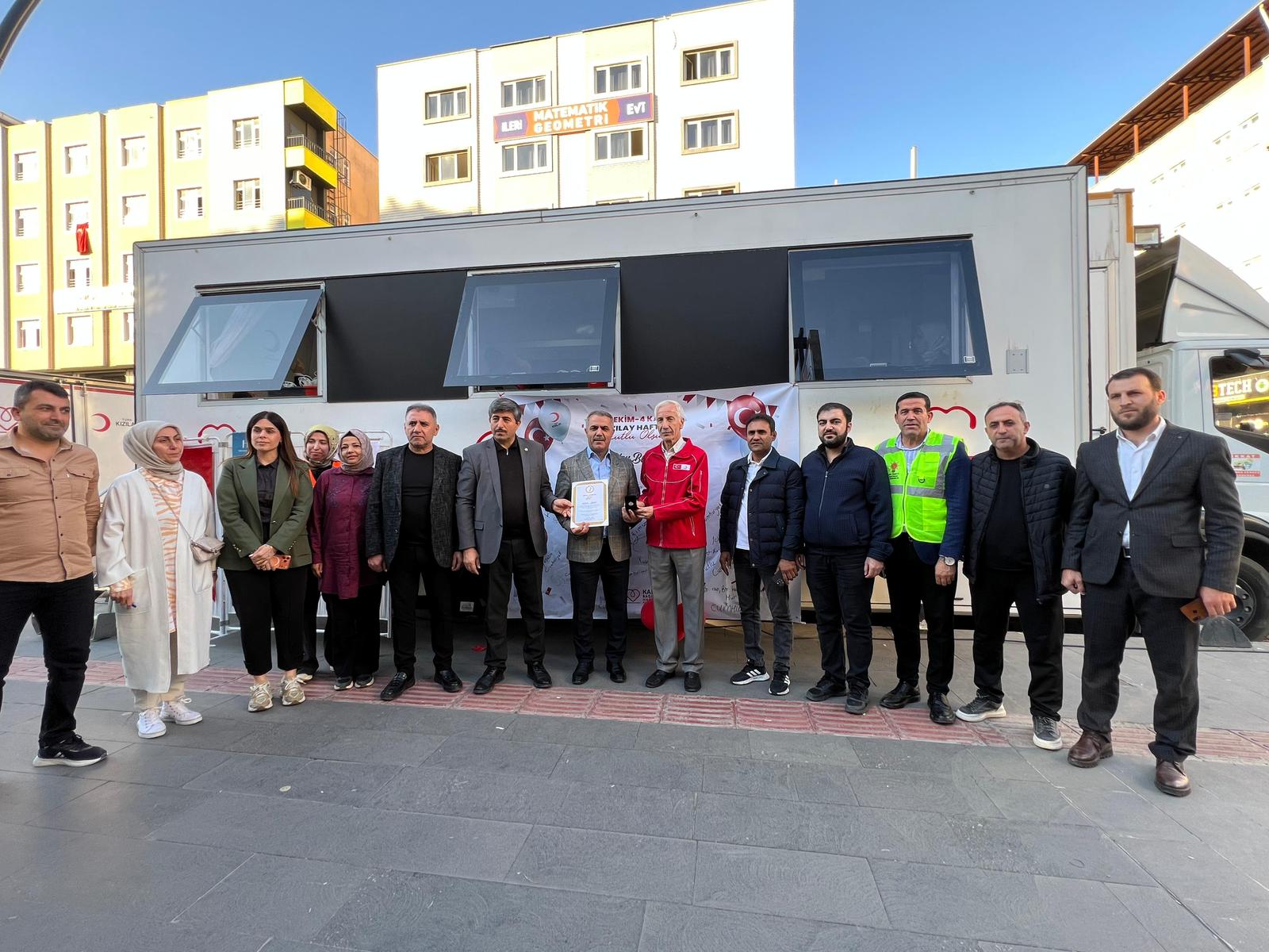 AK Parti’den Kızılay’a Anlamlı Destek