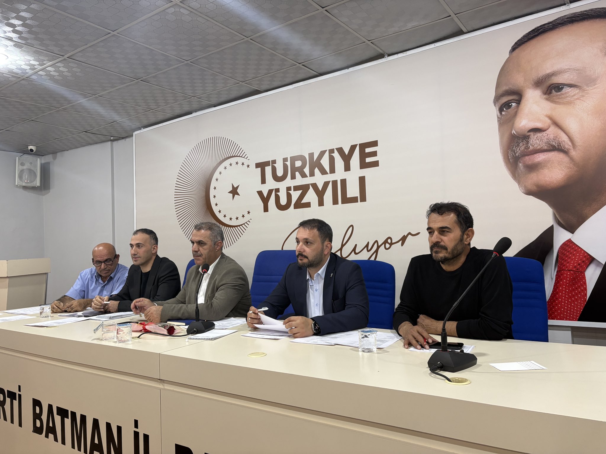 AK Parti Teşkilatı Mahalle Başkanlarıyla bir araya geldi