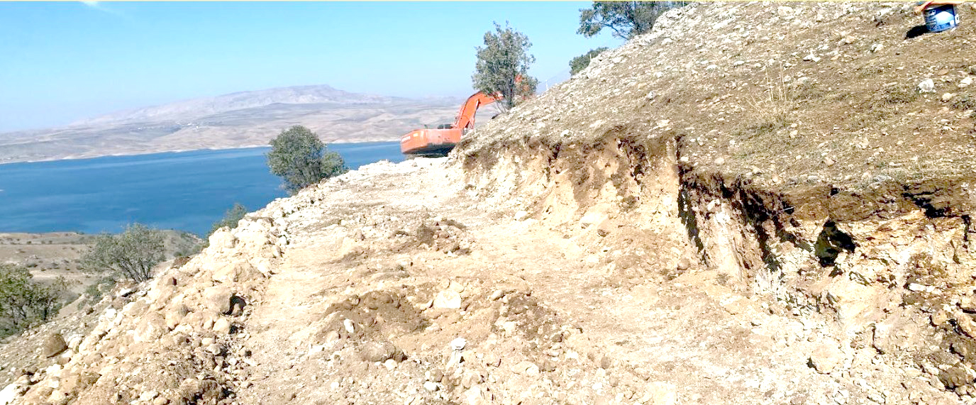 Hasankeyf’te Kayıklı Köyü’ne 3 Kilometrelik Arazi Yolu Açıldı