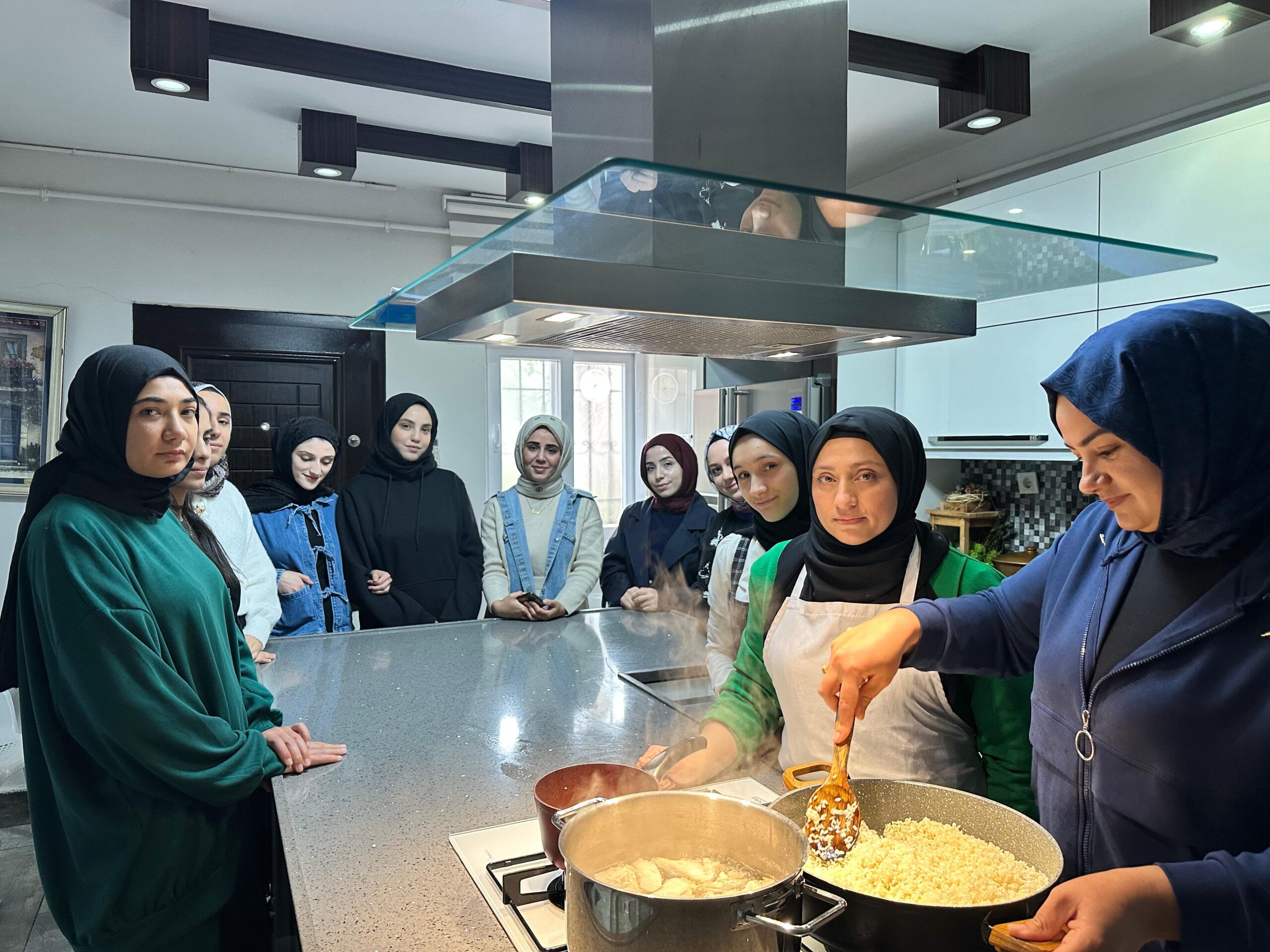 ADEM’lerde Aşçılık Kursuna Yoğun İlgi