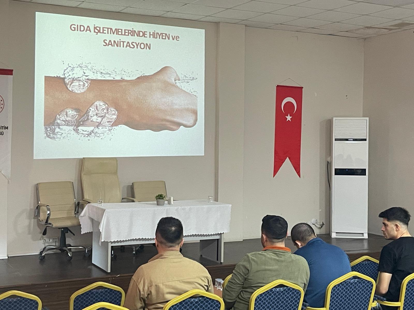 Gercüş’te Gıda Hijyeni Eğitimi Düzenlendi