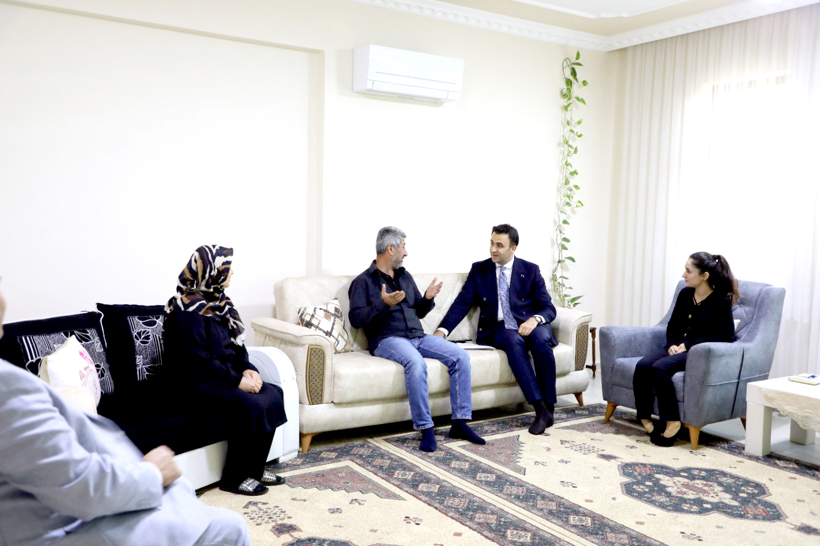 Hasankeyf Kaymakamı İmrak, Hane Ziyaretlerinde vatandaşlarla buluşuyor