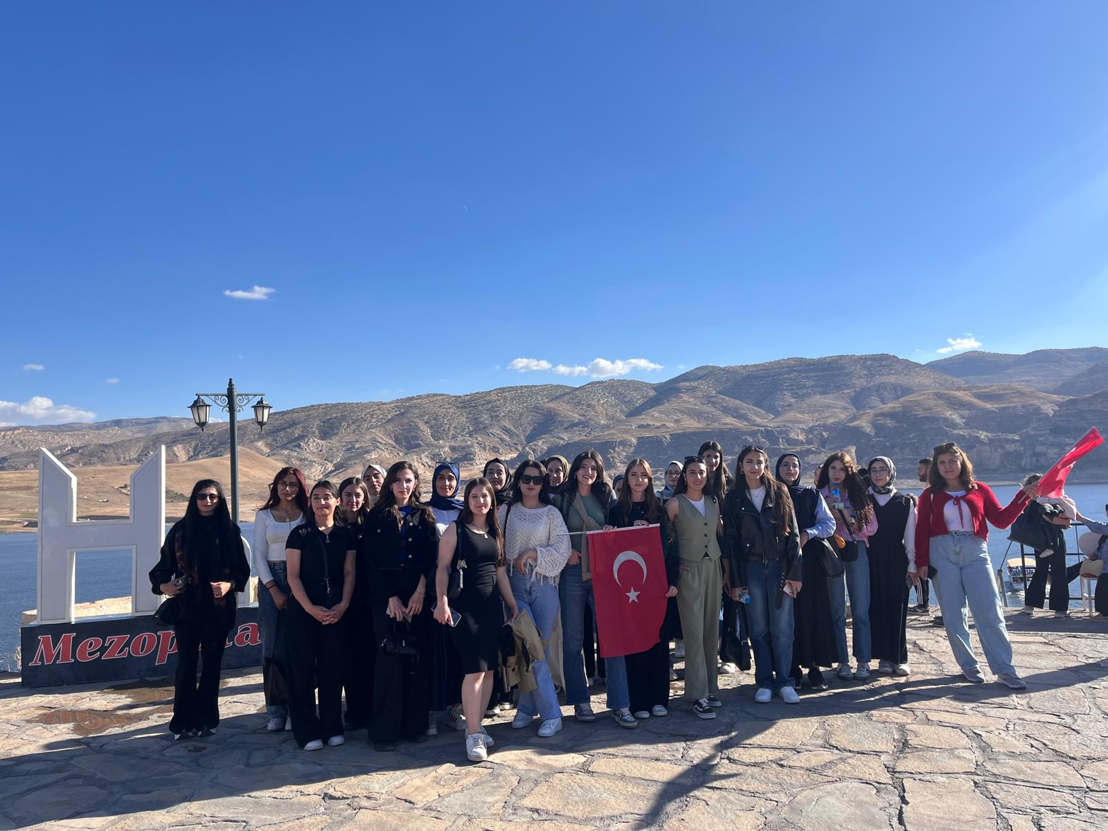Kız Yurdu Öğrencileri Hasankeyf’i Gezdi