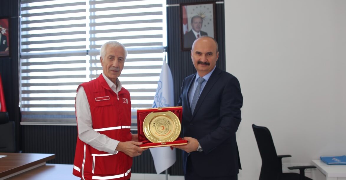 Vali Canalp, Kızılay heyetini kabul etti