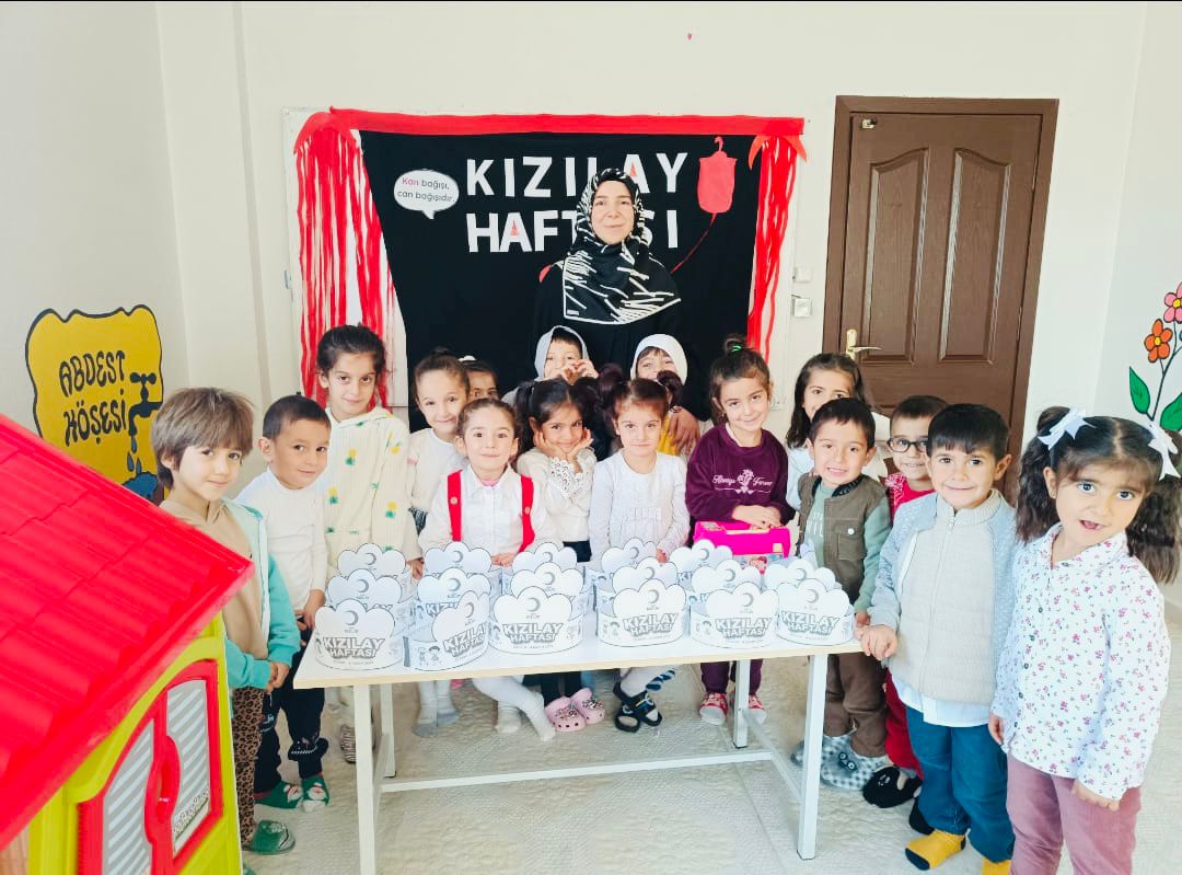 Minikler Kızılay Haftasını kutladı