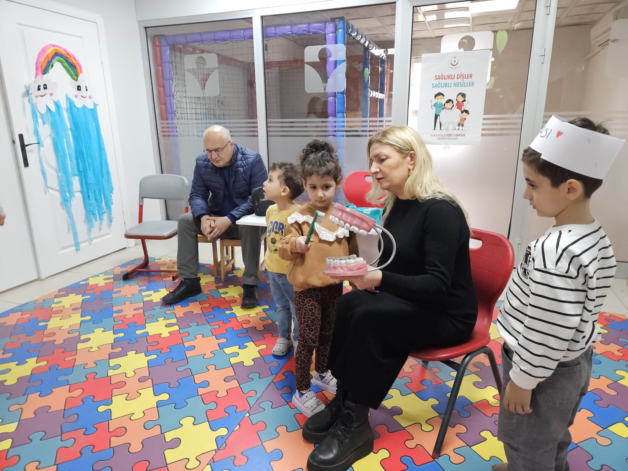 Miniklere Ağız ve Diş Sağlığı Eğitimi Verildi