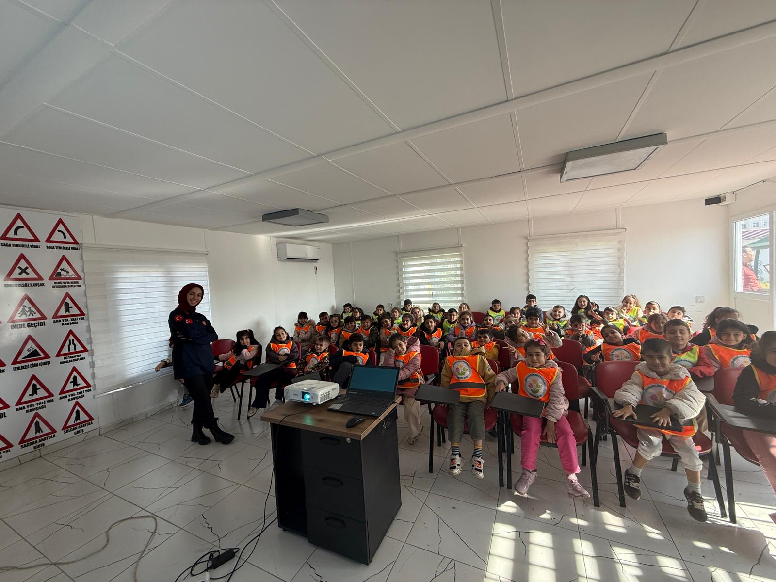 Miniklere Uygulamalı Yangın Eğitimi