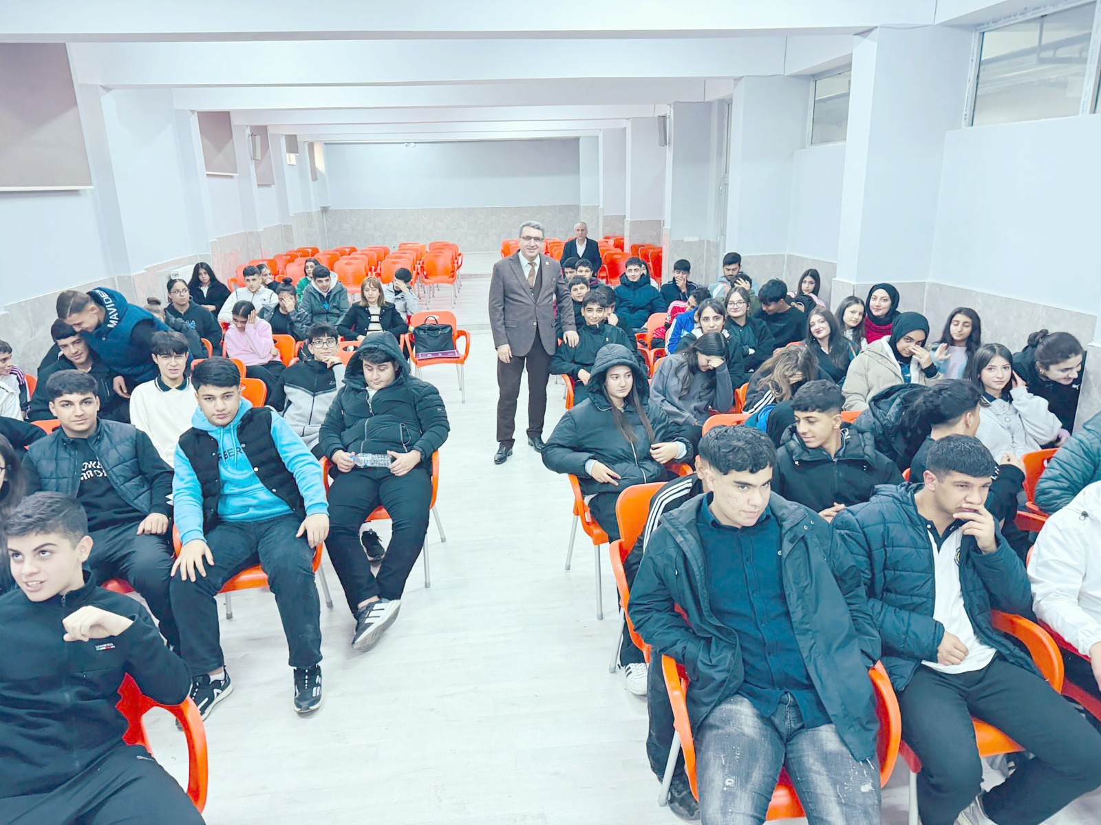 Öğrencilere Muhasebe Mesleğini tanıttılar