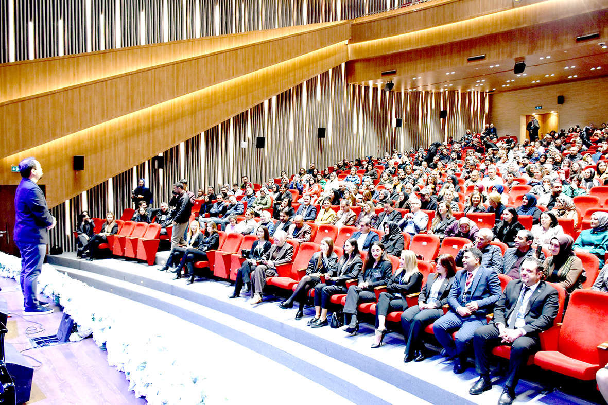 Eğitimcilere “Mutlu ve Başarılı Çocuk Nasıl Yetişir” Semineri