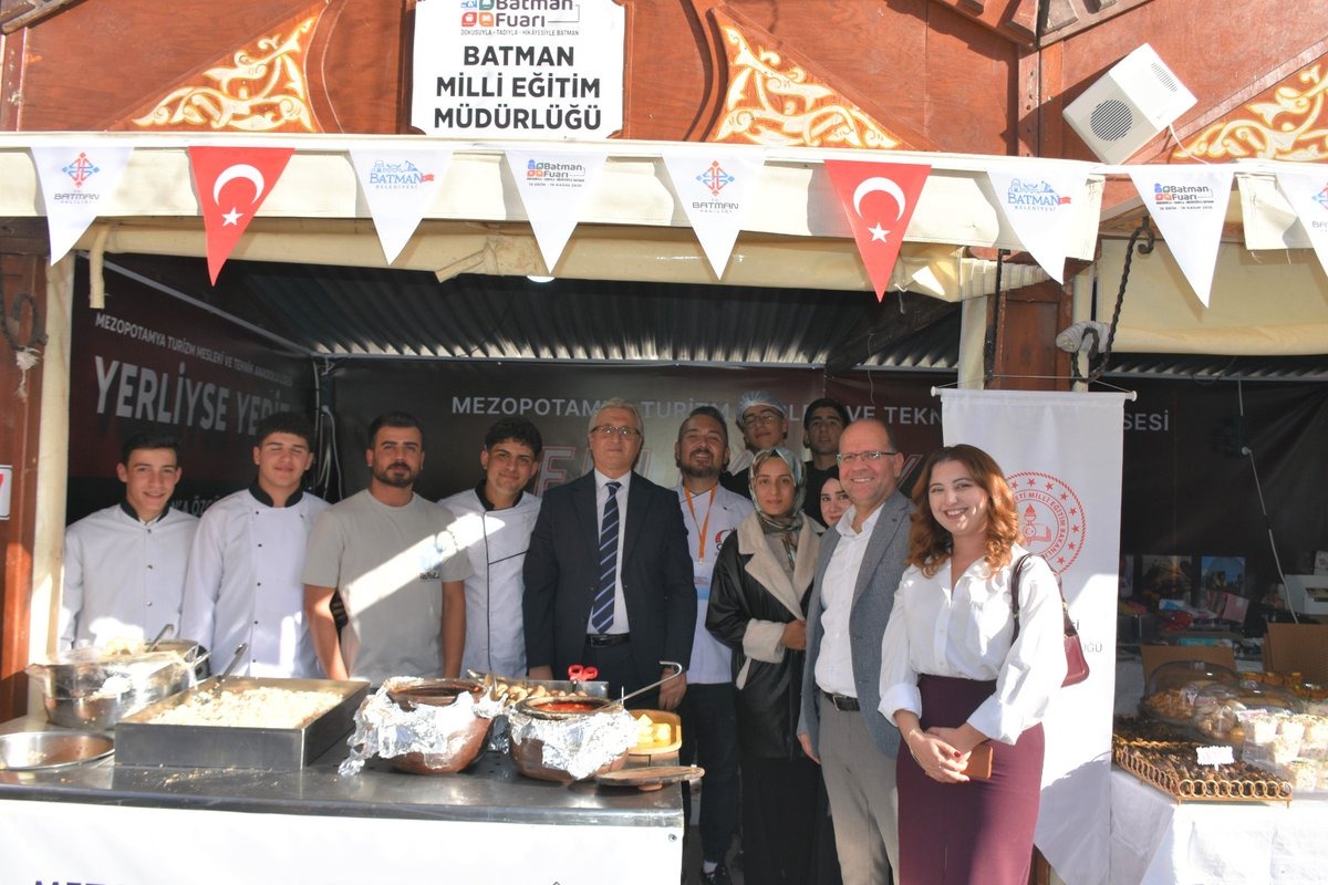Öğrenciler Gastronomi Fuarında Yöresel Lezzetleri Tanıttı