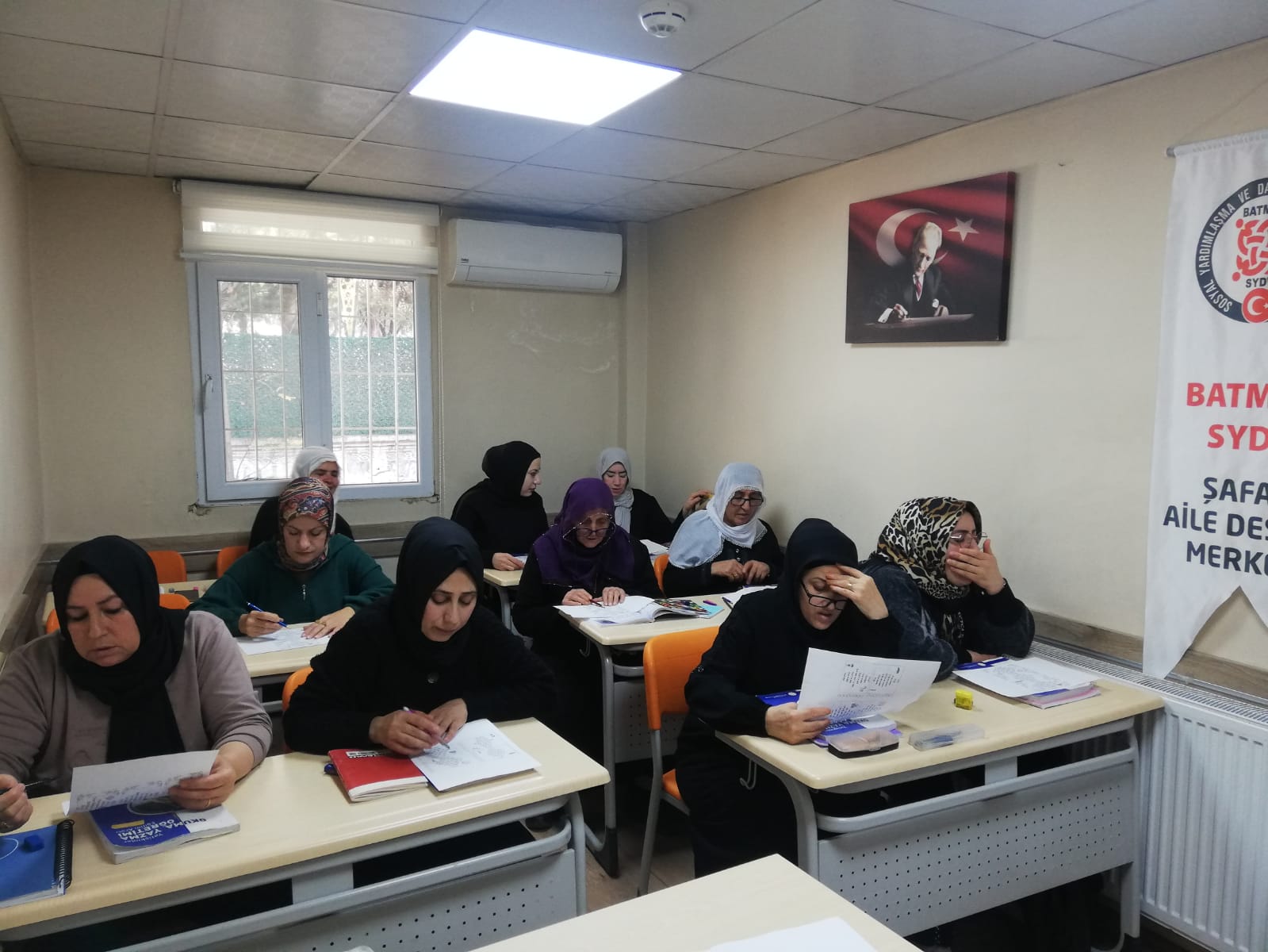 Şafak ADEM’de Kadınlara Okuma Yazma Kursu