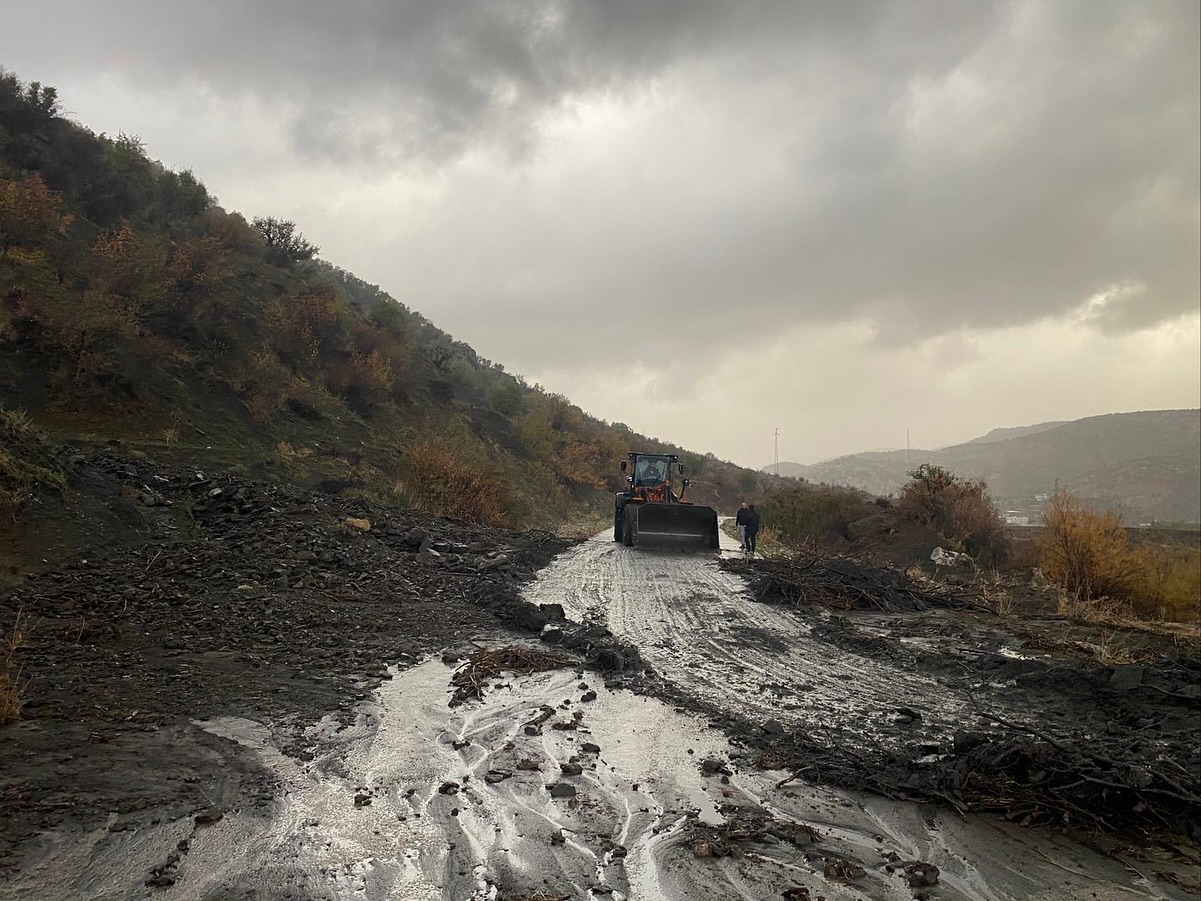 Sason’da Yağış Sonrası Yol Temizliği Çalışmaları Tamamlandı