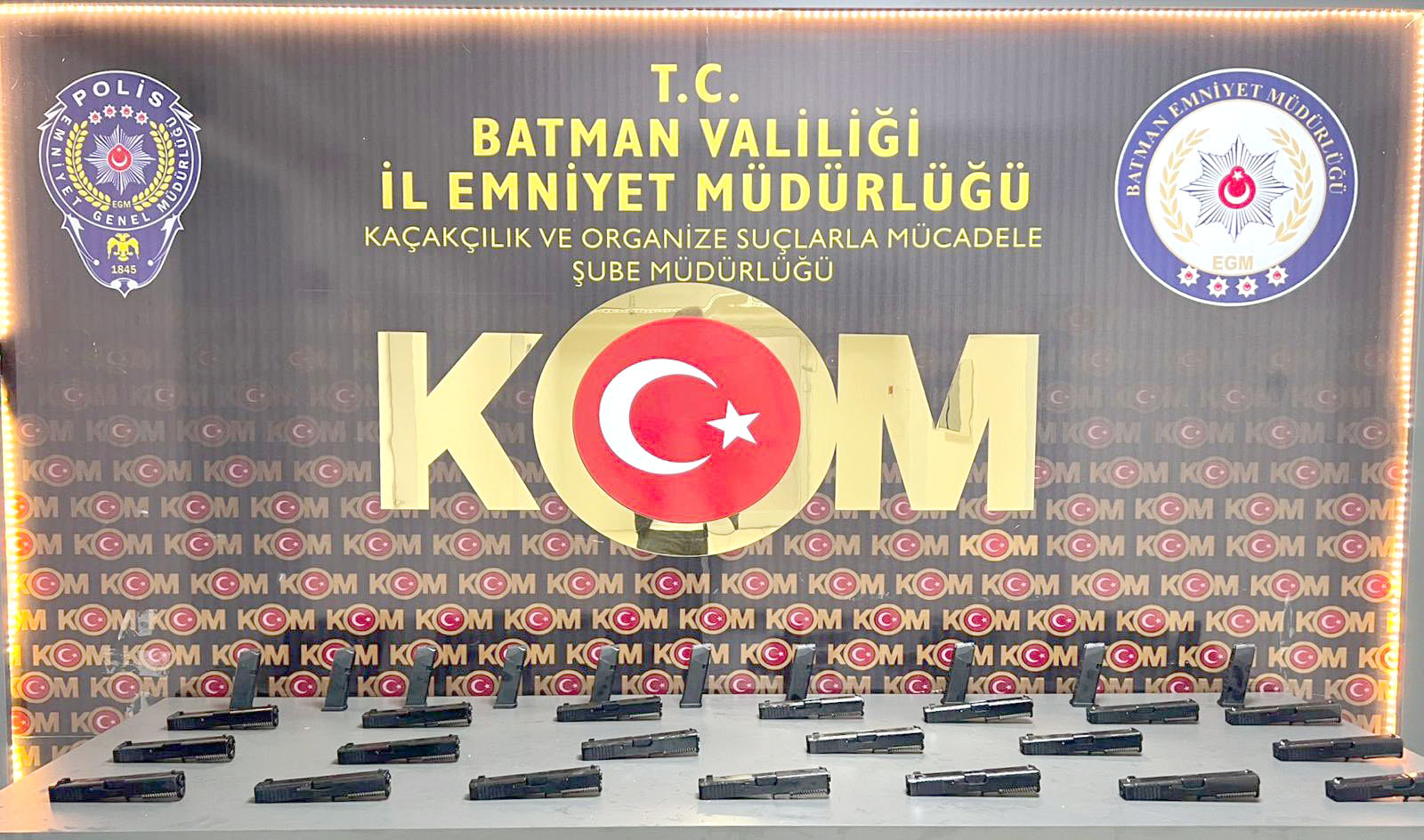 3 Yılda 2 Binin Üzerinde Silah ve 119 Bin Parça Ele Geçirildi