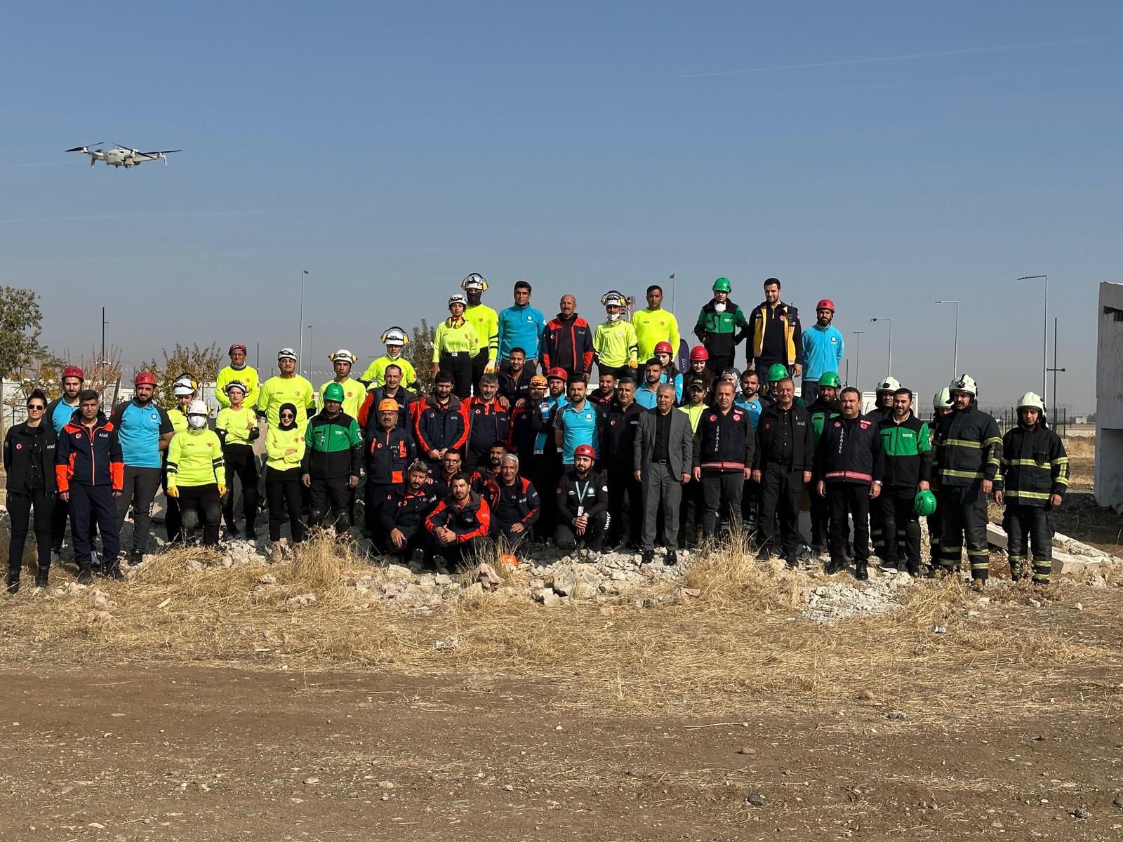 Gerçeğe yakın enkaz tatbikatı