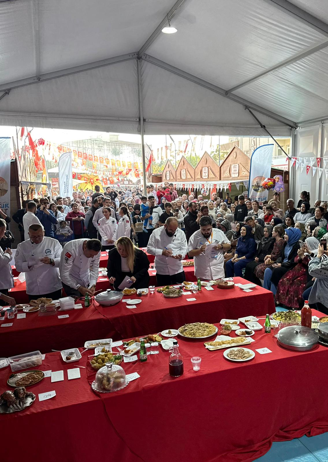 Yöresel Yemek Yarışmasında “Savara Rakisti” birinci oldu