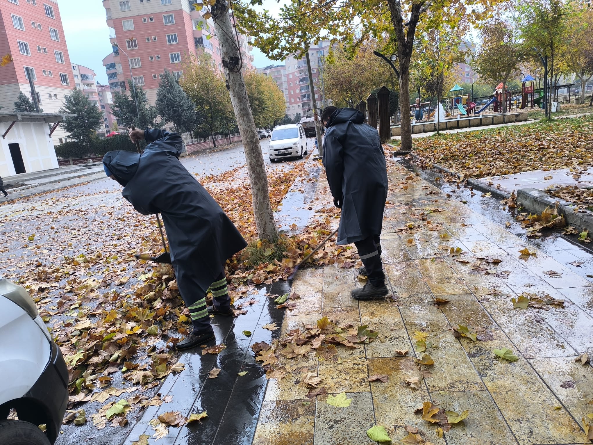 Batman Belediyesi Yağış Sonrası 7/24 Sahadaydı